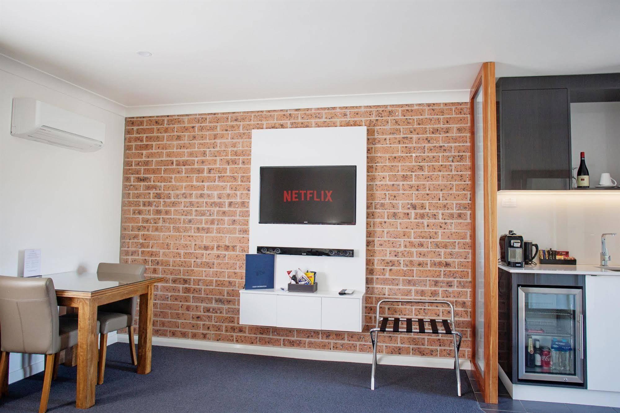 Bluegum Dubbo (Adults Only)モーテル エクステリア 写真