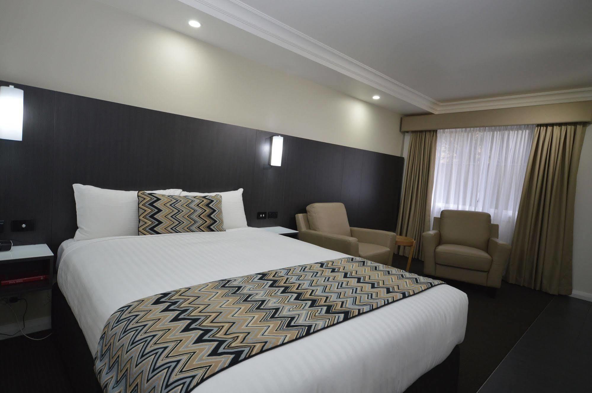 Bluegum Dubbo (Adults Only)モーテル エクステリア 写真